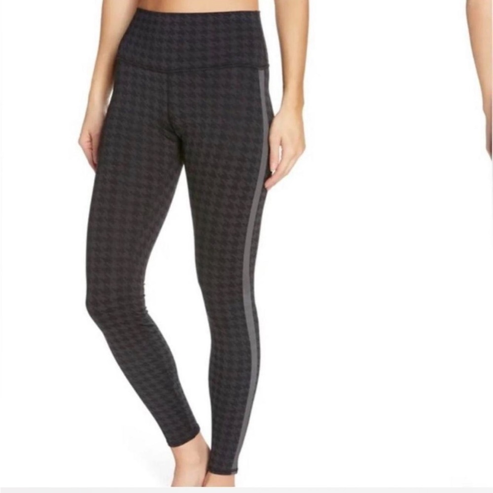 Alo leggings- size small. Great condition.